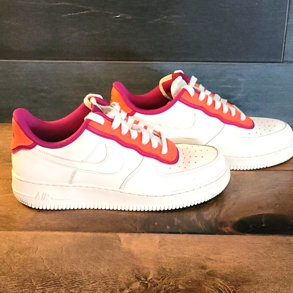 Mens Nike Air Force 1 '18 white with purple and red trim